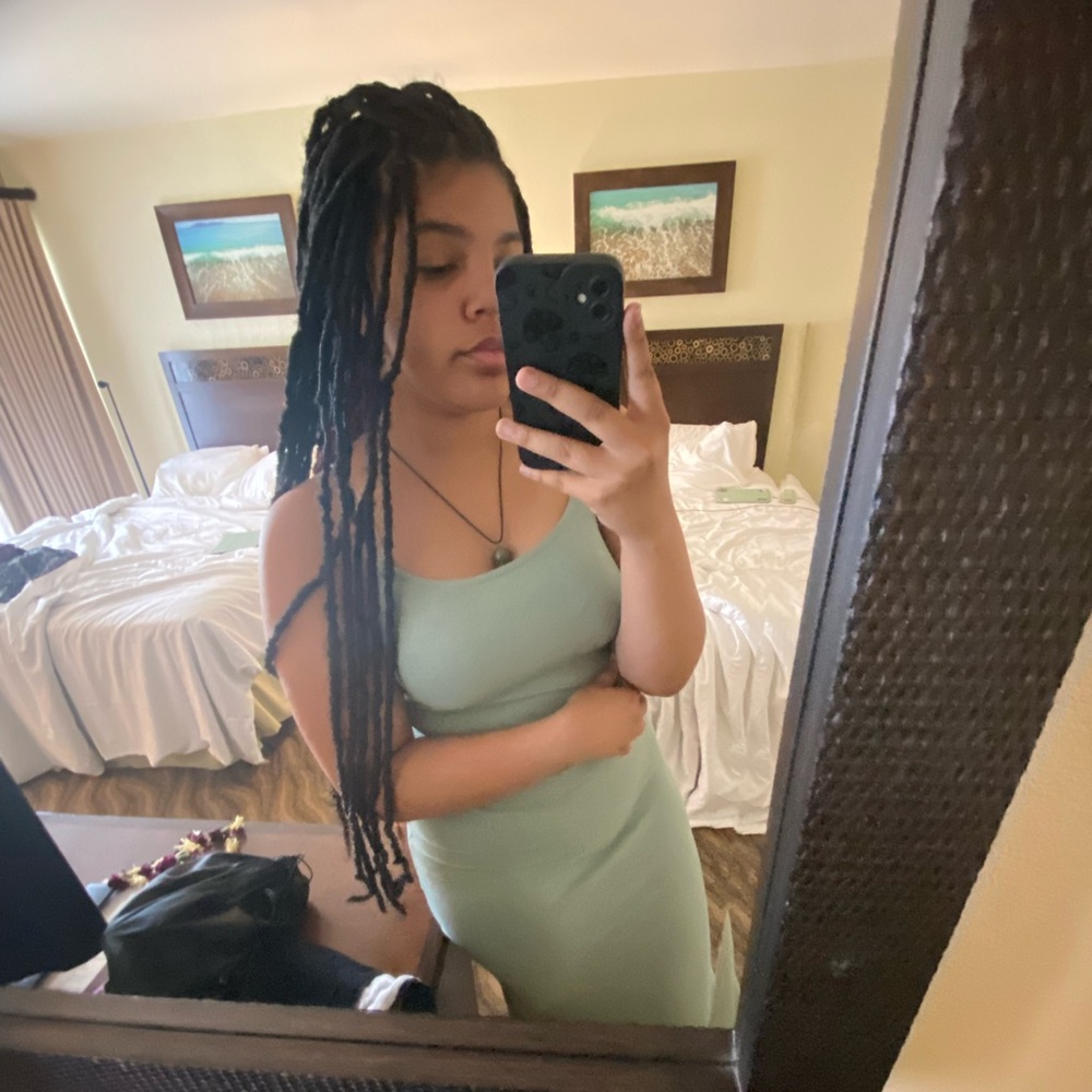 Meet your Posher, Jasmine